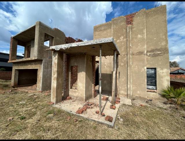 7 BEDROOM HOUSE FOR SALE IN XANADU